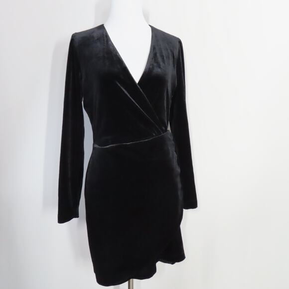 Yumi Kim Black Velvet Surplice Neckline Wrap Skirt Mini Dress Long Sleeves Small - Picture 1 of 7